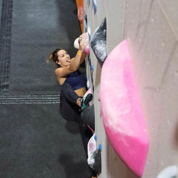 Hi! I’m Cristina🙋🏻‍♀️ - Picture 7 of 7